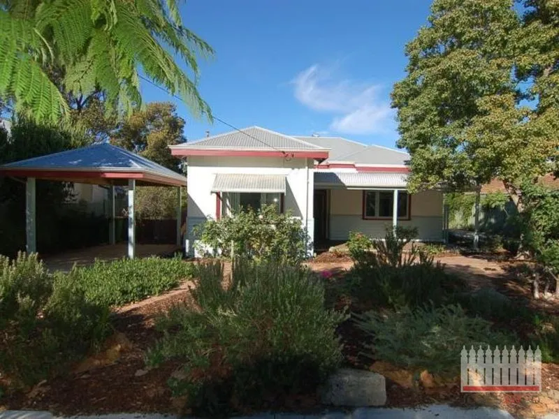 1940's CHARACTER HOME