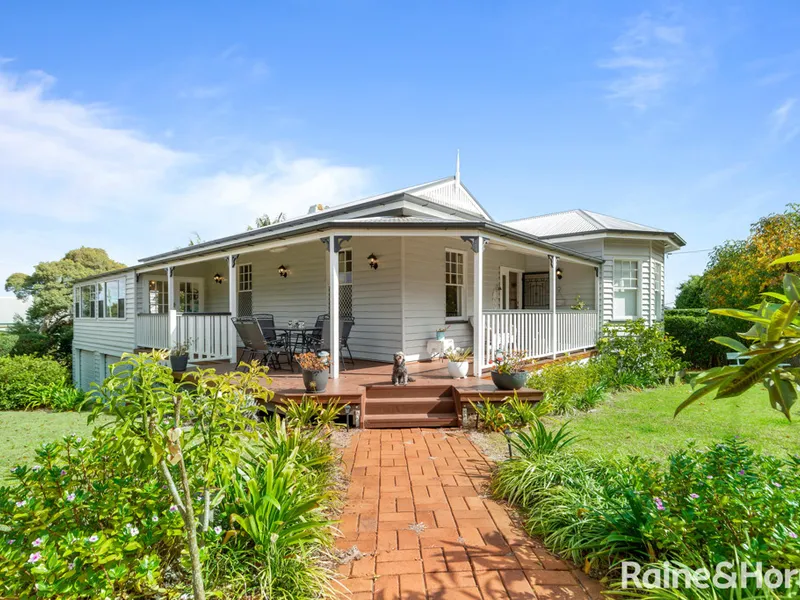 Charming & Elegant 3 Bedroom Home in Mount Lofty!