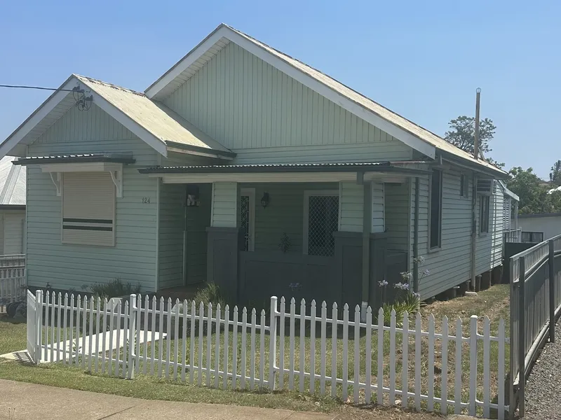 4 Bedroom Federation Home