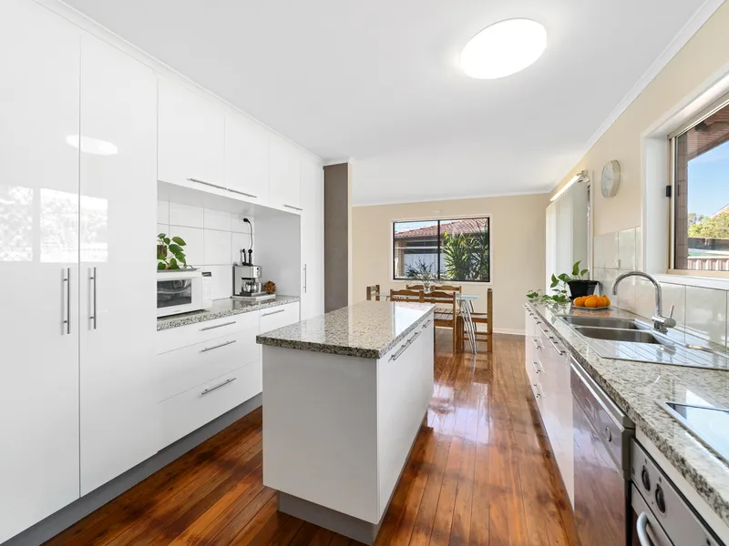 North-Facing Sunnybank Hills Trifecta Paradise Awaits