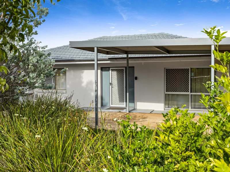 Ultra Convenient Unit. Ideal for Investing or Nesting!