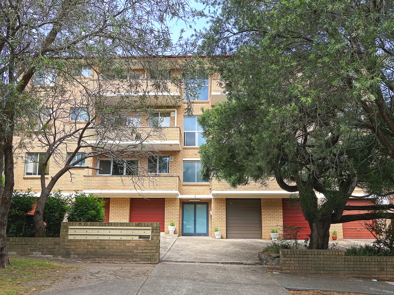 Sunny Two Bedroom Apartment