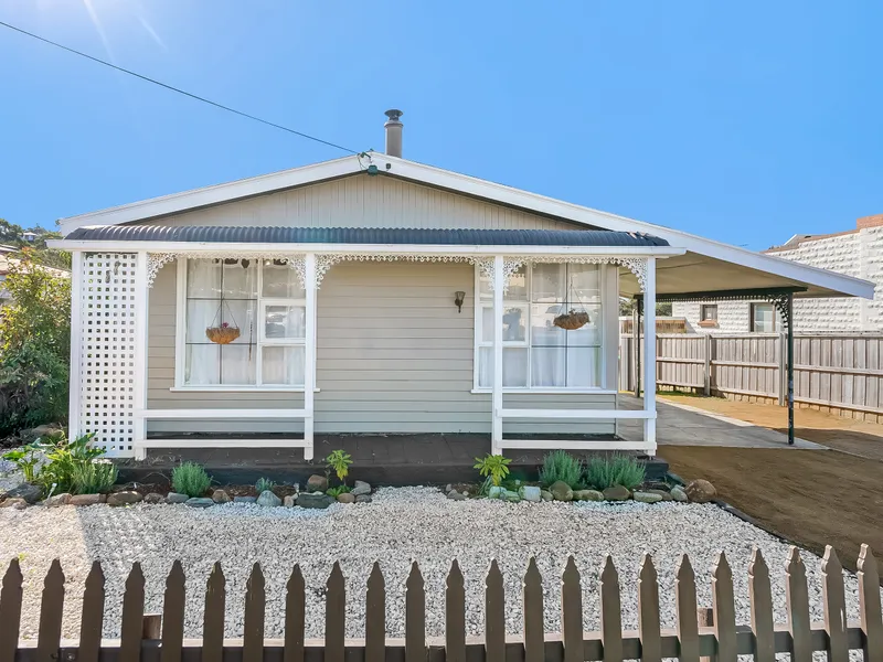 This Charming Home Has The Perfect Blend Of Comfort And Style