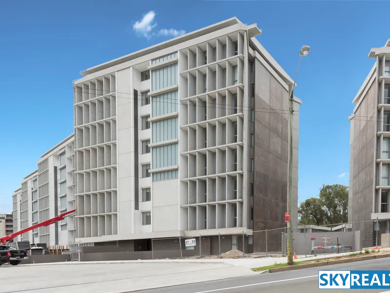 Large, Ultra-Modern, Stylish & Luxurious Villa Style Home Unit.