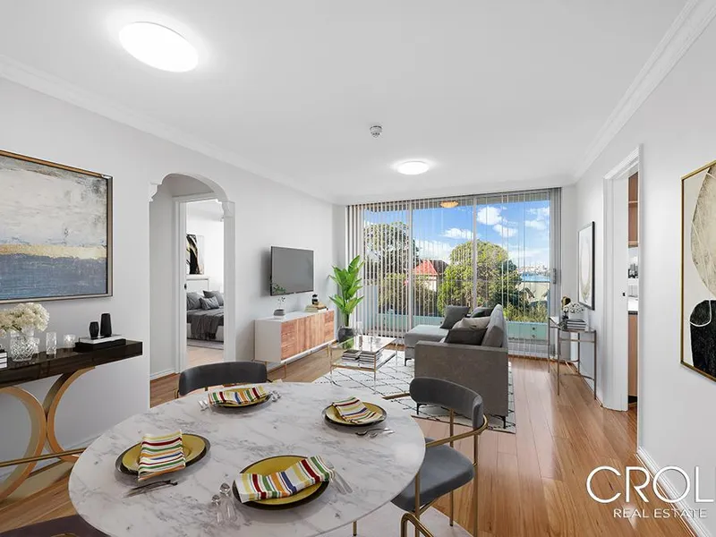 Stylishly Renovated One Bed Apartment With Views