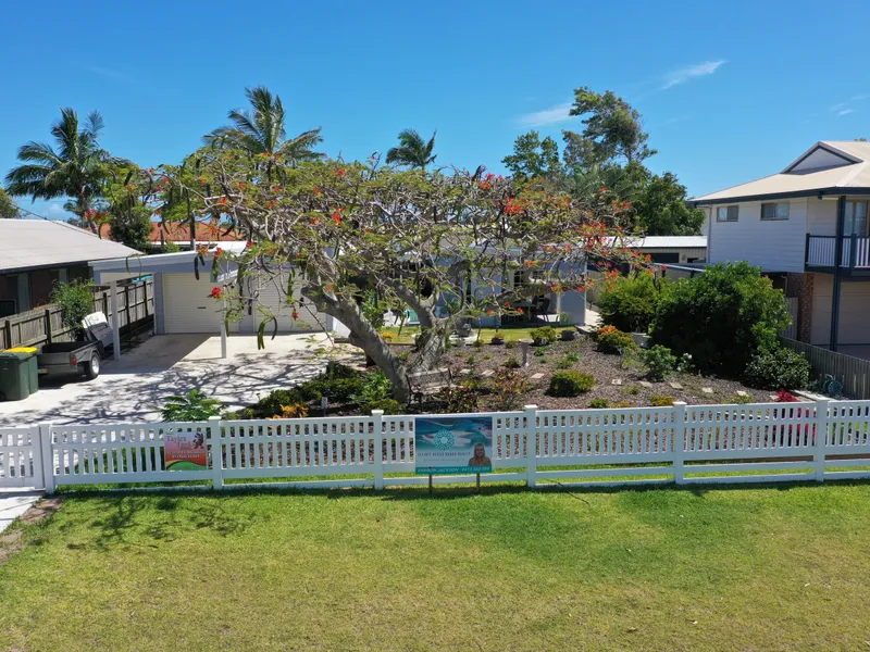 BEAUTIFUL RENOVATED COTTAGE HOME IN ELLIOTT HEADS