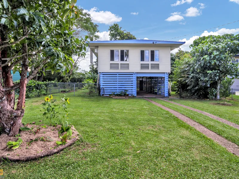 Highset family home in Innisfail Estate