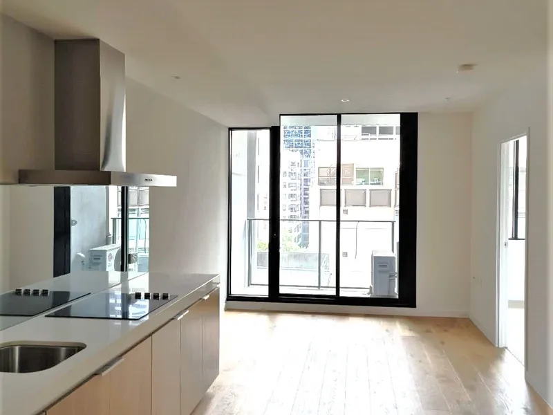 2 Bed & 1 Bath apartment for rent in midtown Melbourne