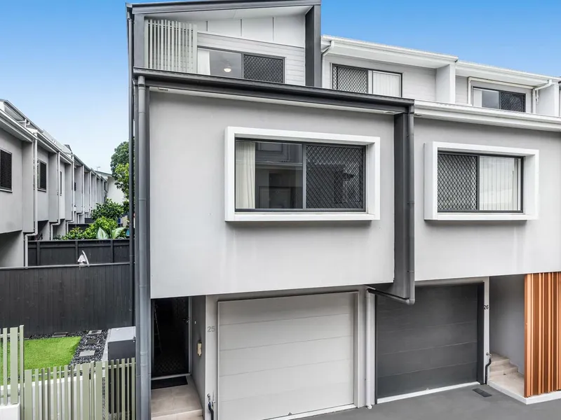 IMMACULATE MANLY WEST TERRACE HOME!!!