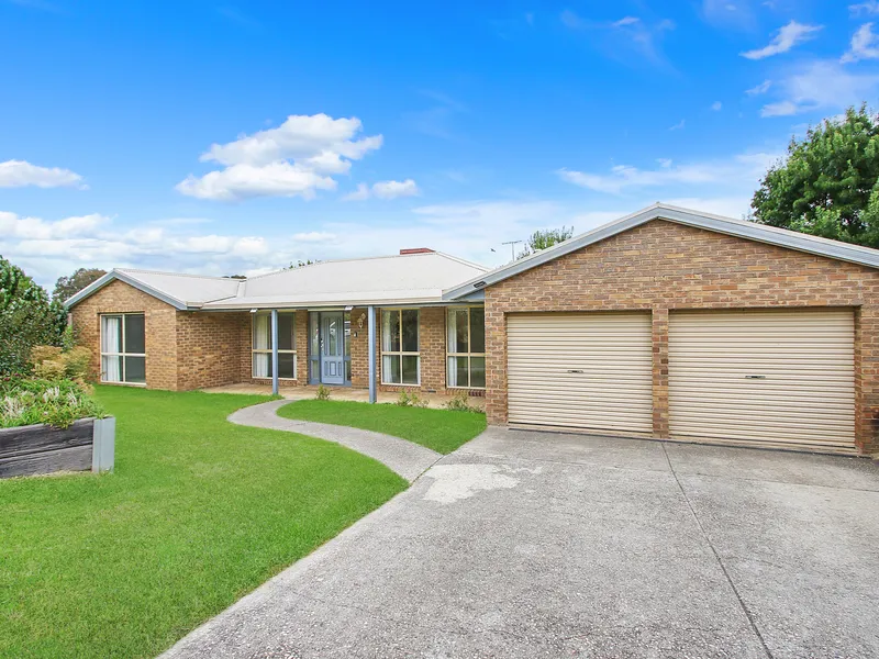 Spacious Home - Popular West Albury Location