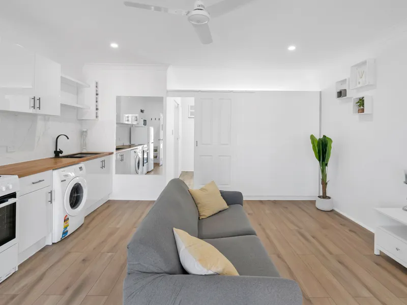 FIRST FLOOR STUDIO APARTMENT - Self Contained and Fully Furnished