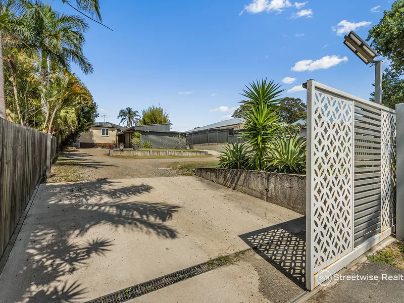 Explore all the many options here on around 1,400m2 !!!