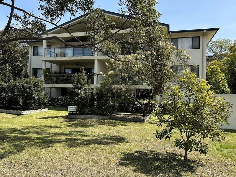 Secure, furnished apartment, so close to Tea Gardens waterfront