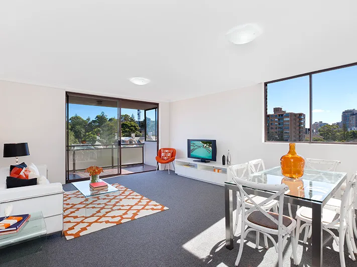 STYLISH OVERSIZED APARTMENT WITH SWEEPING DISTRICT VIEWS!