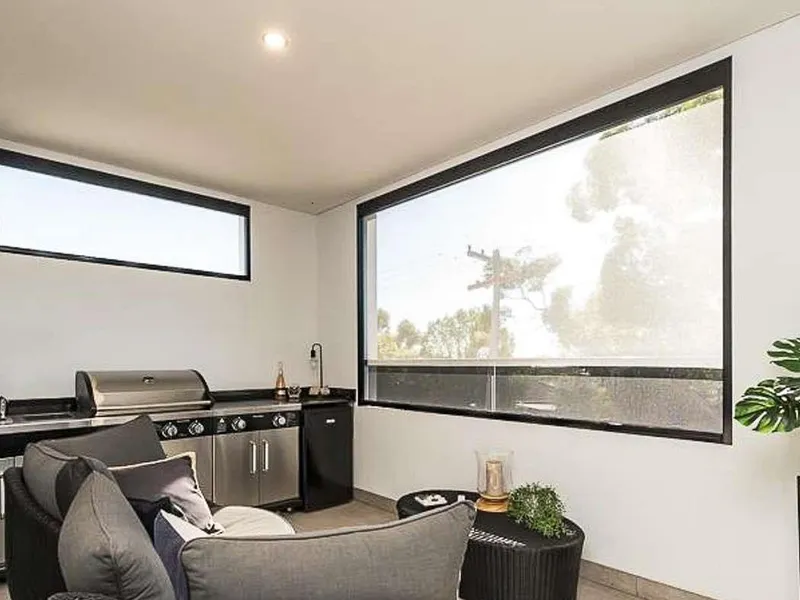 This 2 x 2 is an Entertainer’s Delight!