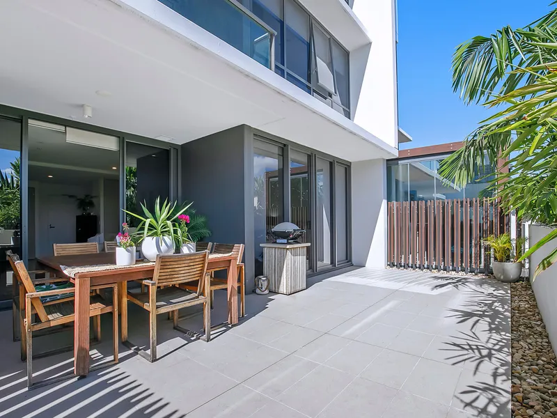 One Bedroom + A Guestroom/Study Room