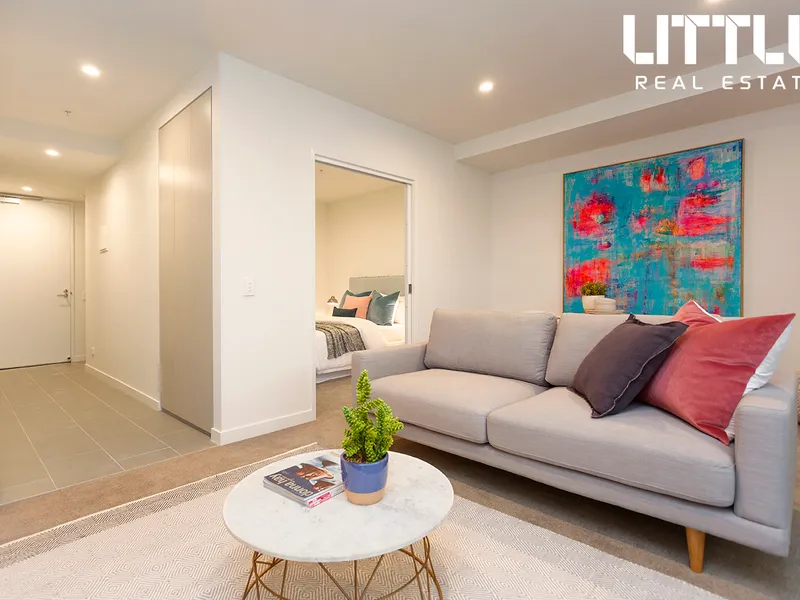 Stunning one bedroom apartment in Central Box Hill