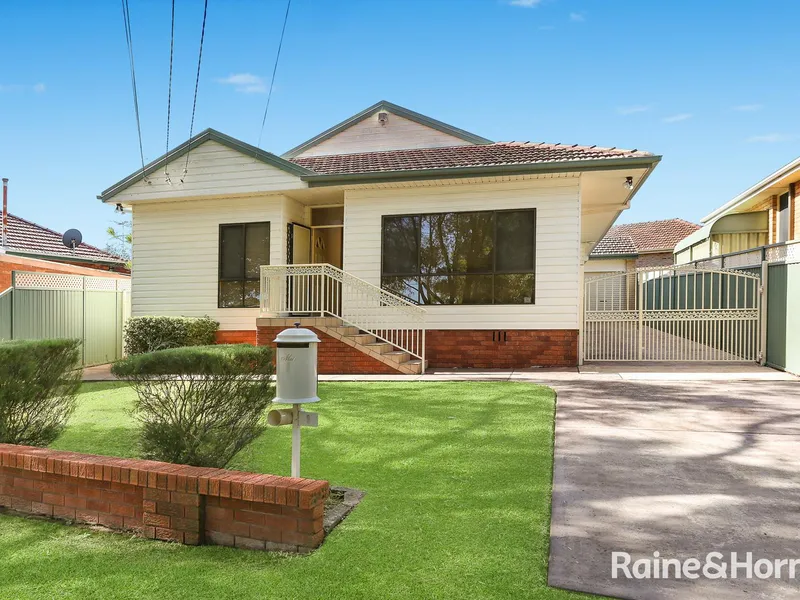 Neat & Tidy Residence in a Convenient Location