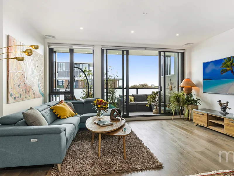 Stunning top floor apartment with incredible views