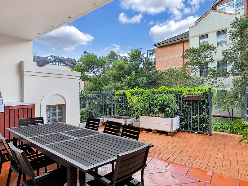 Tranquil & stylish garden residence - HOLDING DEPOSIT RECEIVED