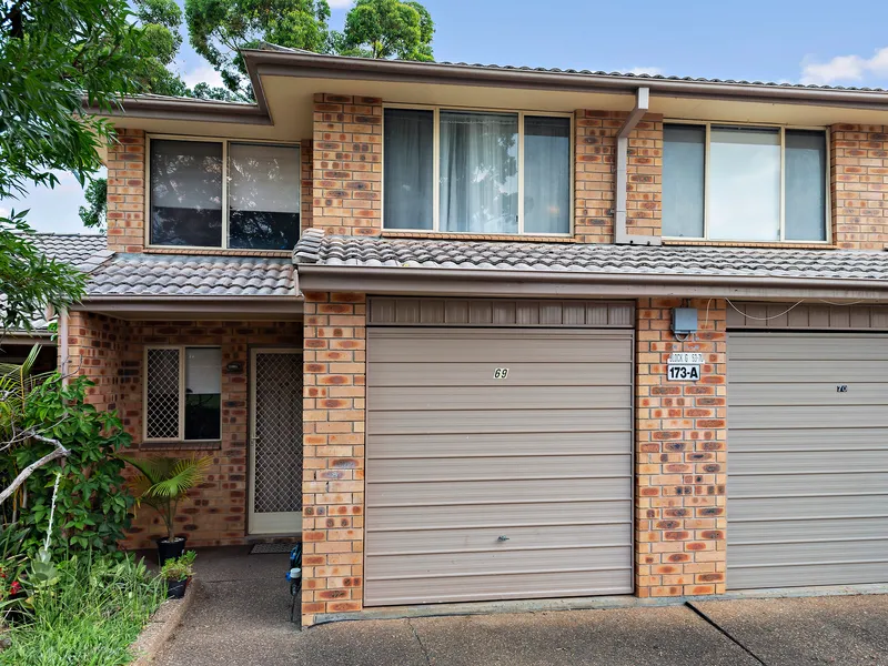 spacious townhouse in south blacktown