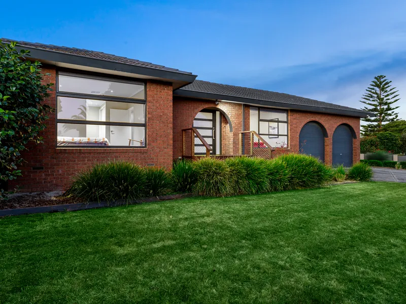 ENTERTAIN AND EMBRACE ENVIABLE STYLE