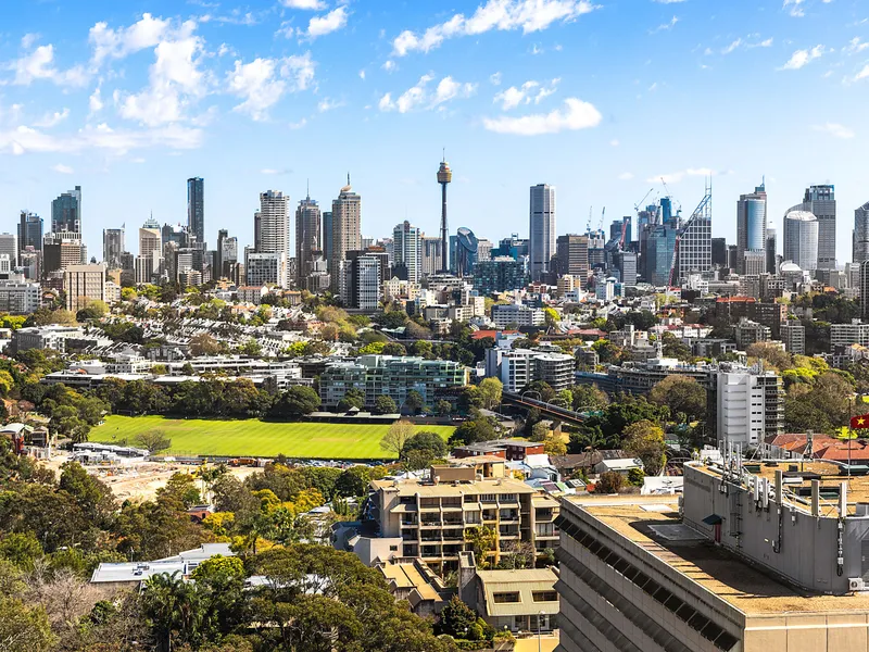 ‘Eastpoint’, Penthouse with District, City and Harbour Views