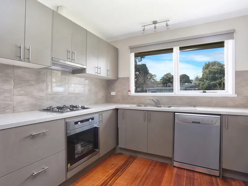 Great location Available 02/08/2021