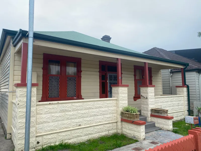 Family Home Close to Town