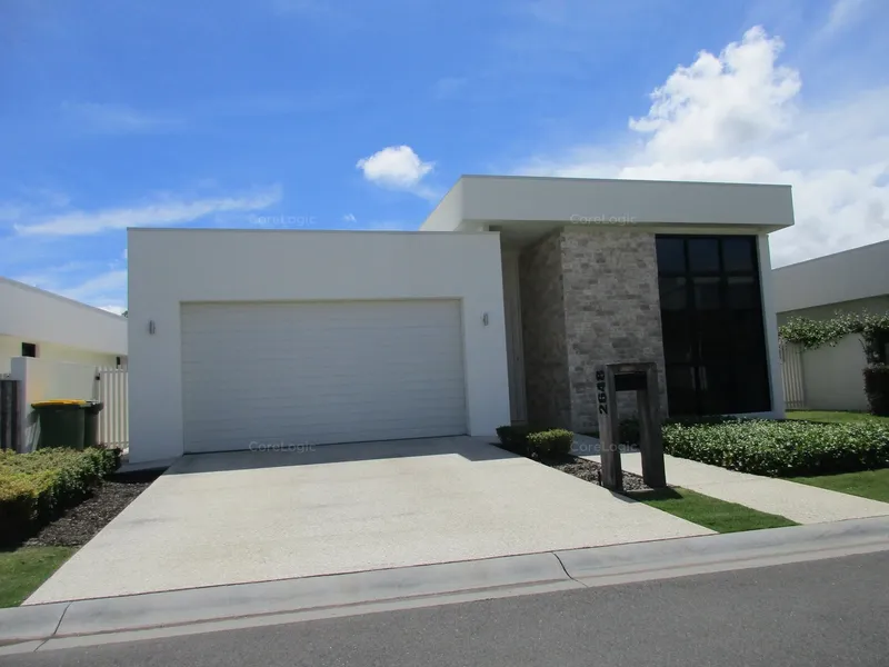 Love the Sanctuary Cove lifestyle in this classy contemporary home