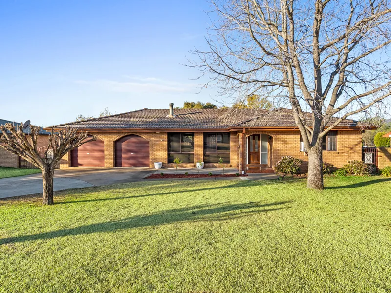 Entertainers Paradise in a Peaceful Position