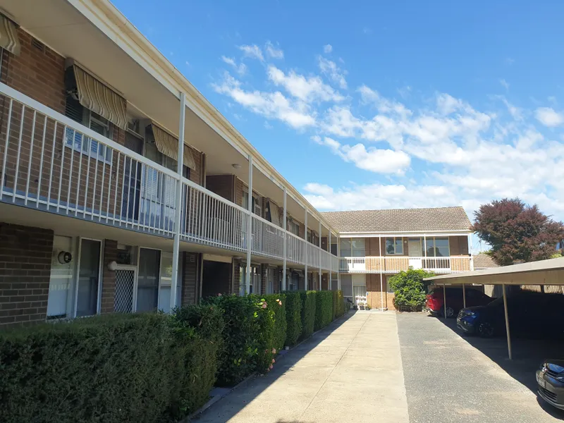 Light and bright 1 bedroom apartment