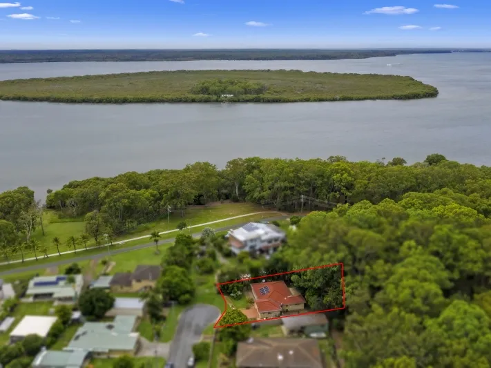 LOW SET BRICK ..SECLUDED LOCATION.. DONNYBROOK ..  UNDER OFFER