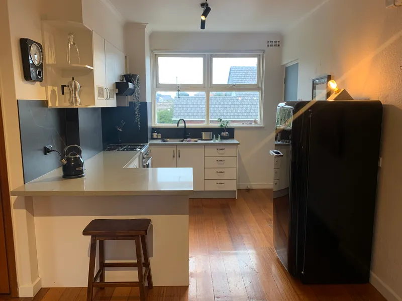 Newly Renovated Mentone Apartment - Close to Mentone Beach, Station and Coles!