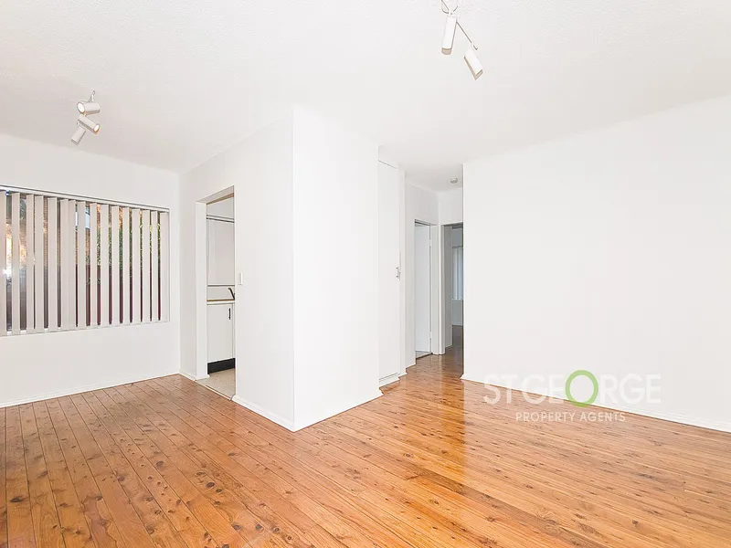 Tastefully Renovated Unit in a Convenient Location