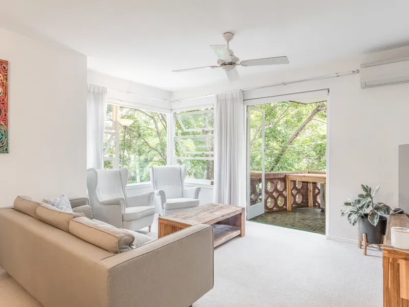 Light and immaculate sanctuary with leafy outlook in the heart of Cremorne