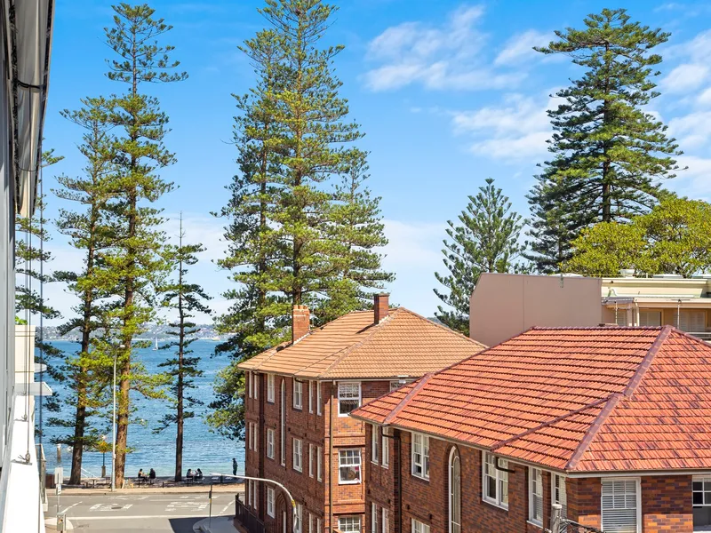 LUXURY APARTMENT WITH HARBOUR VIEWS IN MANLY'S  