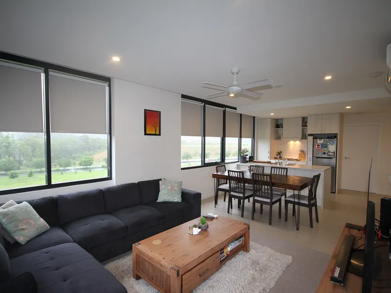 Top Floor corner - Great Views