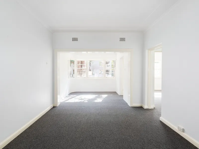 Unfurnished apartment moments to Rushcutters Bay