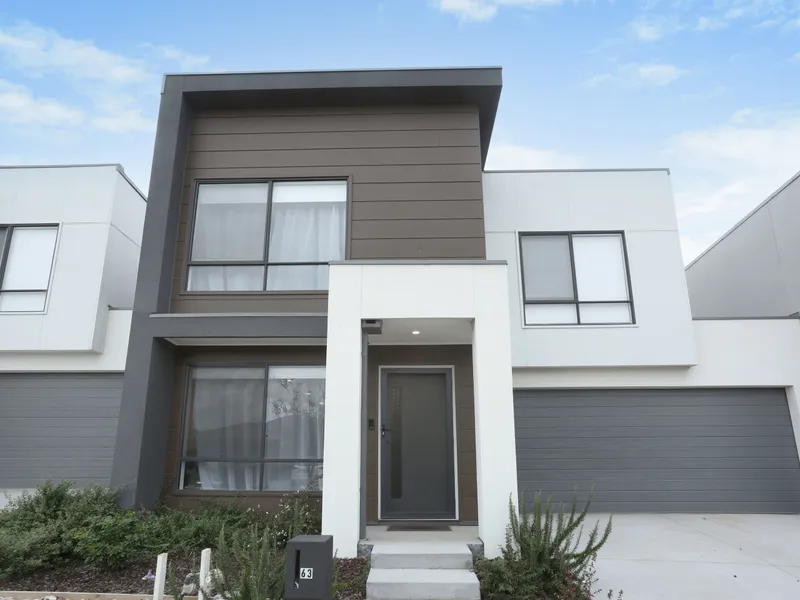 3 bedroom 2 bathroom townhouse