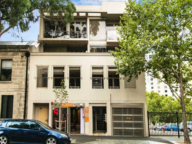 1 bedroom apartment in boutique block of only 8