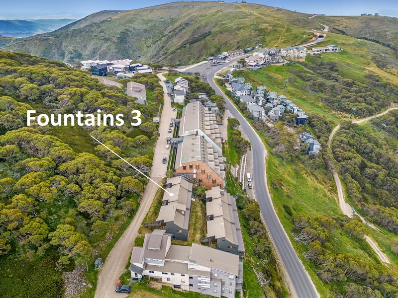 Tastefully Renovated & Spacious 3-bedroom, 2 bathroom apartment sleeping 9 guests comfortably.