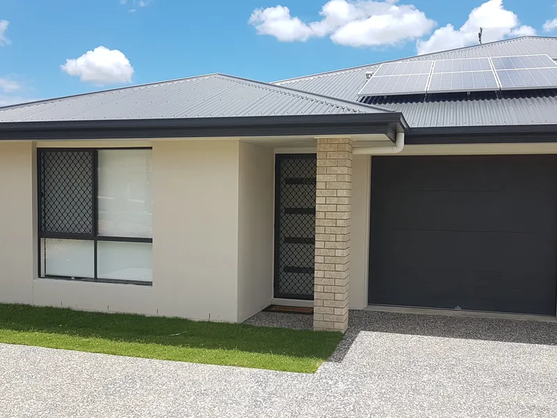 ROOM TO RENT WITH ENSUITE & AIR CON