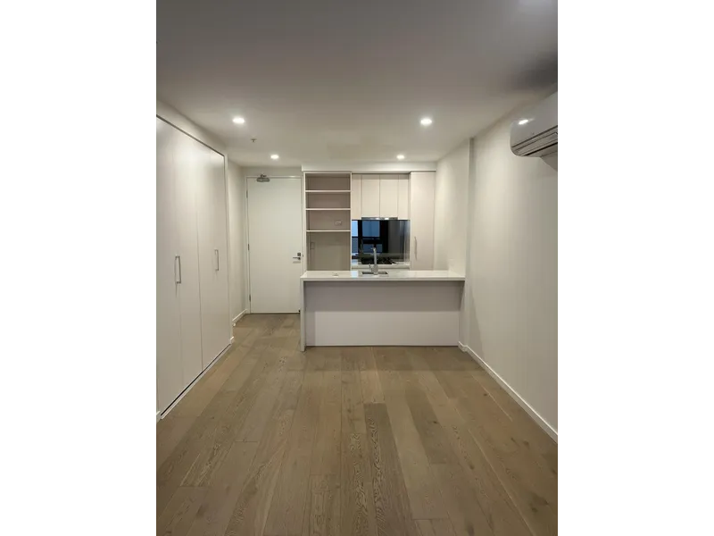 Perfect location apartment close to all amenities
