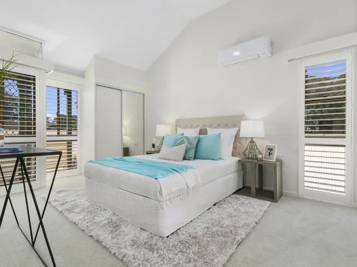 Perfectly located Villa - walk to everything!