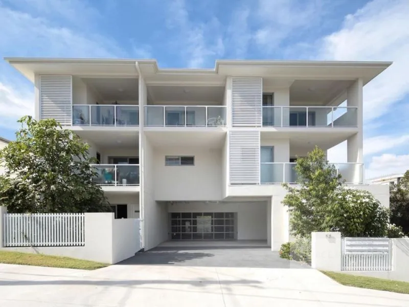 Modern One Bedroom Unit with Private Balcony