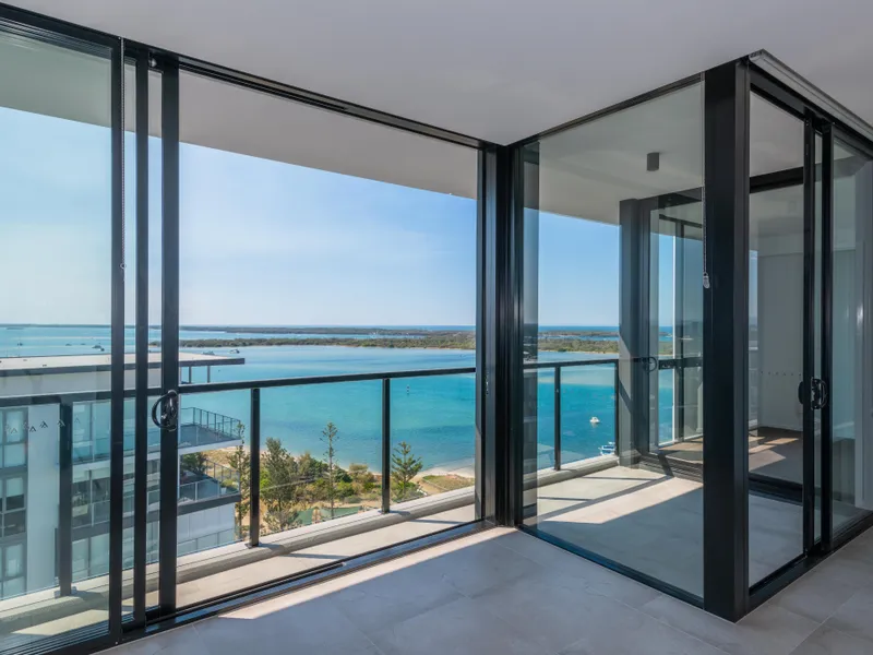 10th Floor Luxury apartment opposite the Broadwater