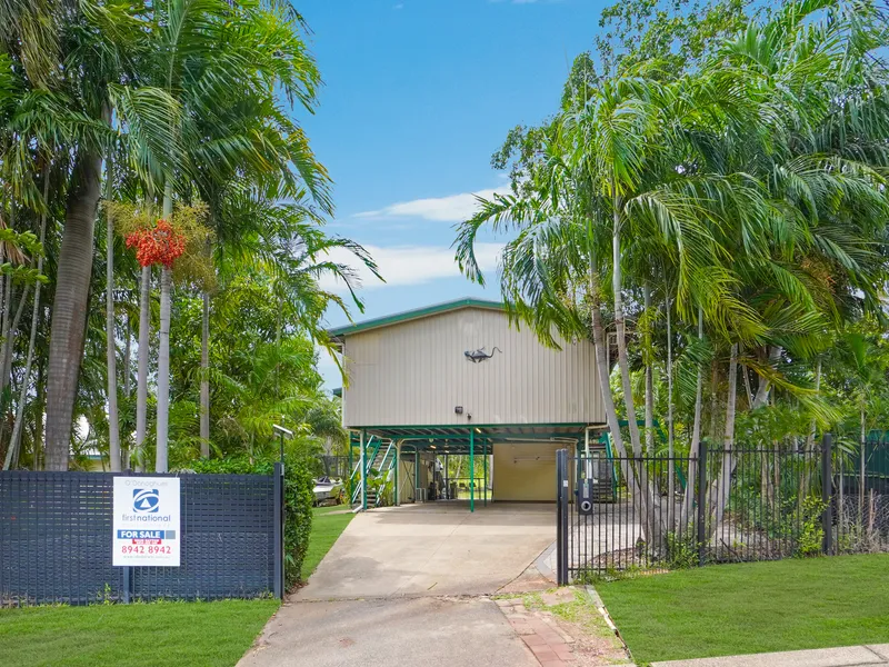 BIG Family Home with Large Child Safe Pool