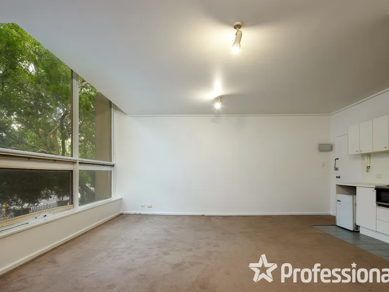 PERFECT ST KILDA PAD