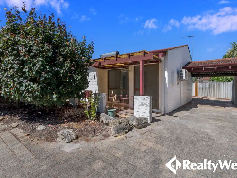 RENOVATED QUALITY FAMILY VILLA. SENSATIONAL LOCATION.